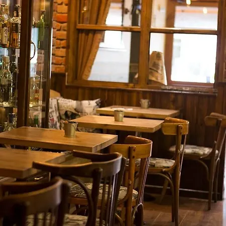 Three Dolphins With A Rooftop Terracе 3* Varna