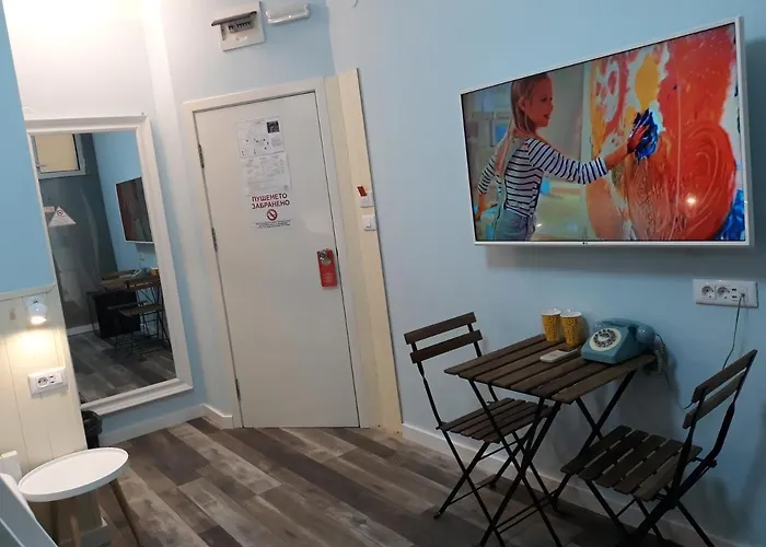 Hotel Three Dolphins With A Rooftop Terracе