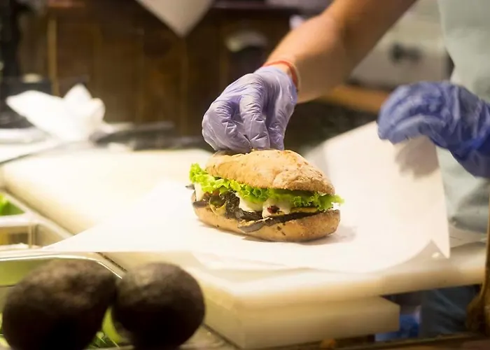 Three Dolphins With A Rooftop Terracе Hotel Varna