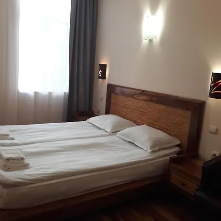 Three Dolphins With A Rooftop Terracе Hotell Varna
