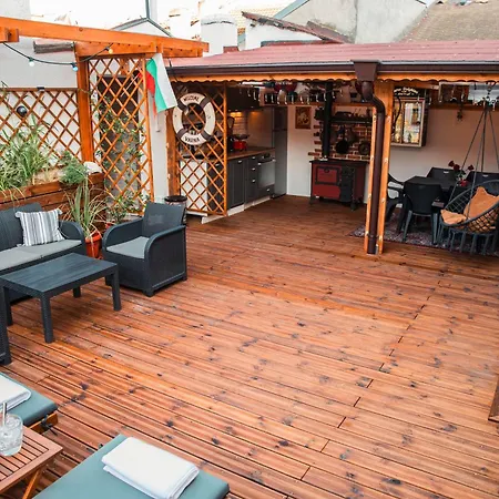 Three Dolphins With A Rooftop Terracе Hotel Varna