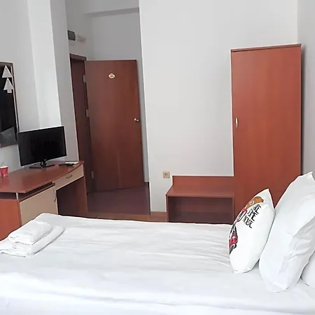 Hotell Three Dolphins With A Rooftop Terracе 3*