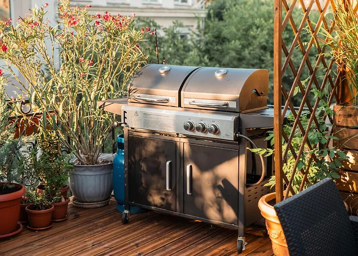 Hotell Three Dolphins With A Rooftop Terracе Varna