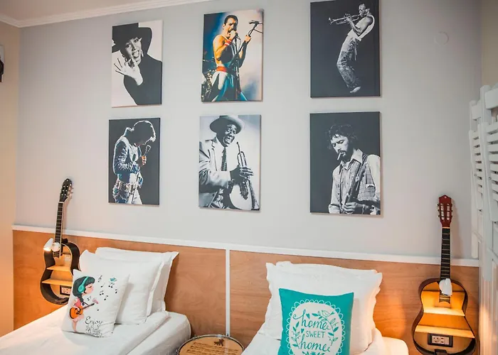 Hotell Three Dolphins With A Rooftop Terracе