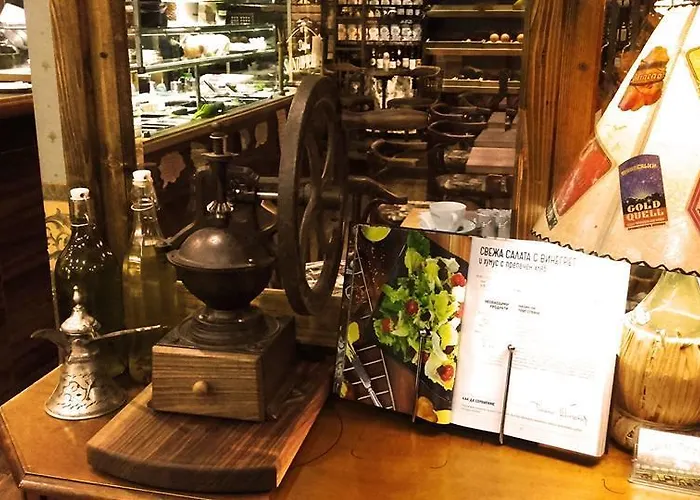 Three Dolphins With A Rooftop Terracе Hotell