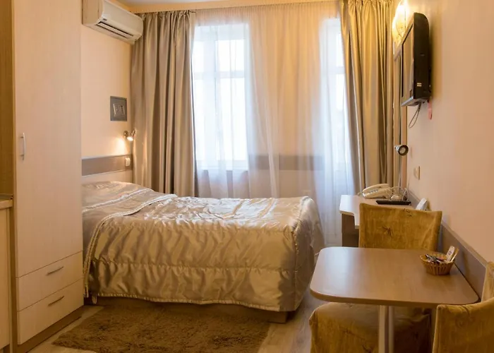 Three Dolphins With A Rooftop Terracе Hotell Varna